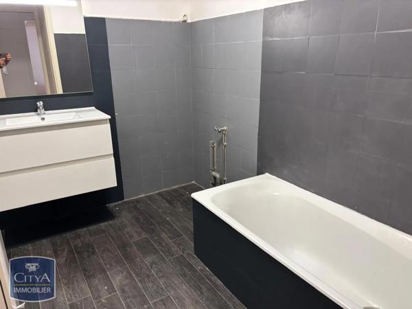 Appartement à louer 2 pièces 52.28m² Bordeaux (33000)