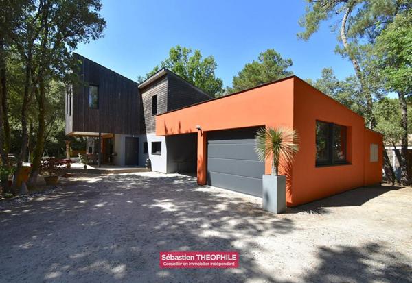 Maison d'architecte T5 au coeur d'un parc boisé