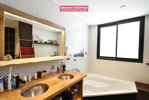 Maison d'architecte T5 au coeur d'un parc boisé