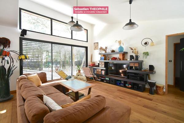 Maison d'architecte T5 au coeur d'un parc boisé