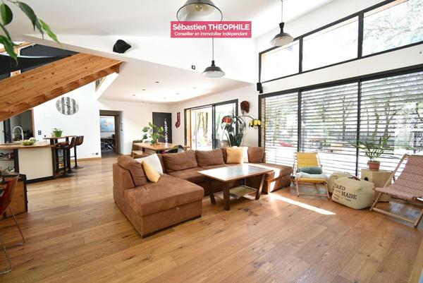 Maison d'architecte T5 au coeur d'un parc boisé