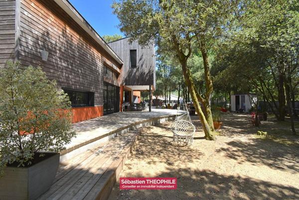 Maison d'architecte T5 au coeur d'un parc boisé