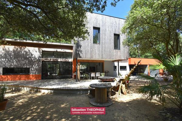 Maison d'architecte T5 au coeur d'un parc boisé