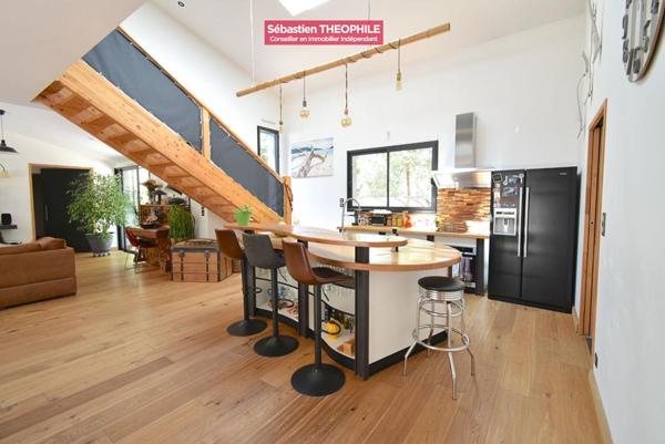 Maison d'architecte T5 au coeur d'un parc boisé