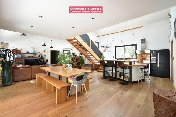 Maison d'architecte T5 au coeur d'un parc boisé