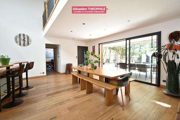 Maison d'architecte T5 au coeur d'un parc boisé