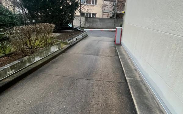 Stationnement à vendre    11,67 m2 Saint-Maur-des-Fossés