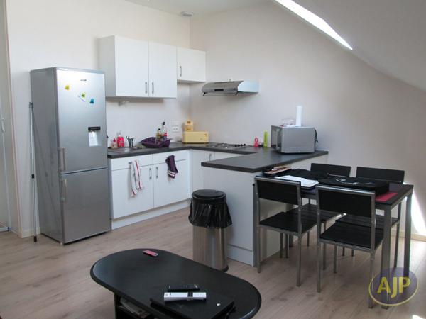 Appartement à louer Cholet : 2 pièces, 34m² avec 1 chambre(s) à 395€ - AJP Immobilier Cholet