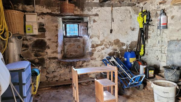 Petite maison auvergnate