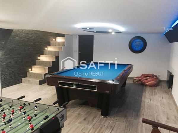 Belle Maison toit mansart de 2005,  5 Chambres