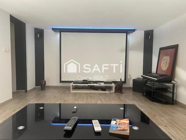 Belle Maison toit mansart de 2005,  5 Chambres