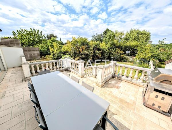 Belle Maison toit mansart de 2005,  5 Chambres