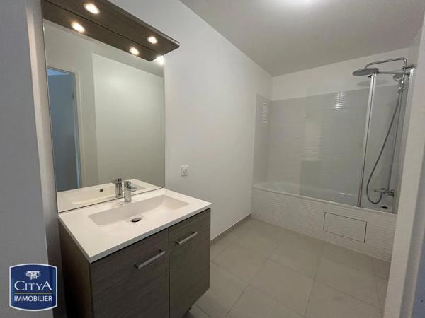 Appartement à louer 4 pièces 81.72m² Caen (14000)