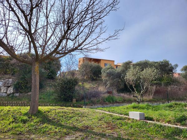 Maison Valensole 4 pièces 133 m² avec terrasses et garages