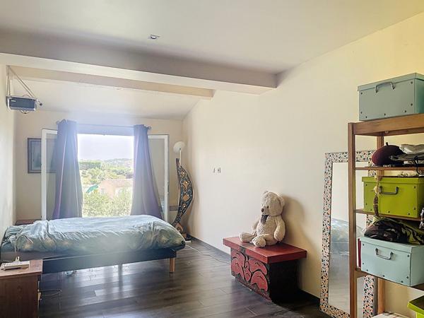 Maison Valensole 4 pièces 133 m² avec terrasses et garages