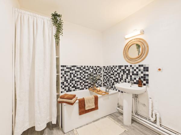 Appartement
         2 pièces
        - 58 m² Exclusivité 84 900 € *