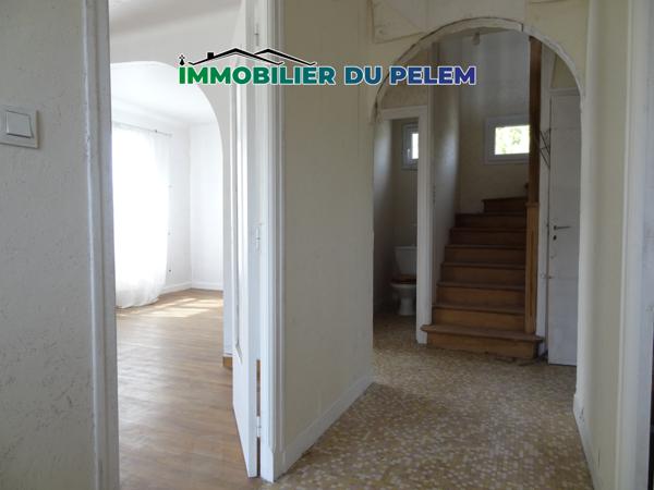 Plounévez-Quintin (22110) Projet de rénovation : maison familiale avec jardin et sous-sol
