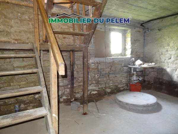 Plounévez-Quintin (22110) Projet de rénovation : maison familiale avec jardin et sous-sol