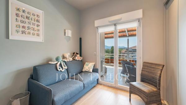 Penthouse rénové à pied du centre