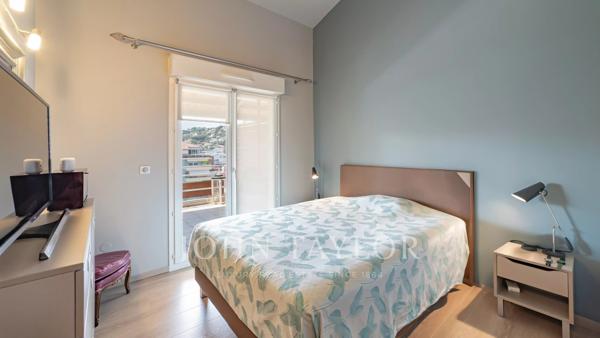 Penthouse rénové à pied du centre