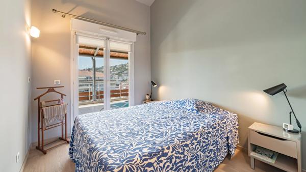 Penthouse rénové à pied du centre