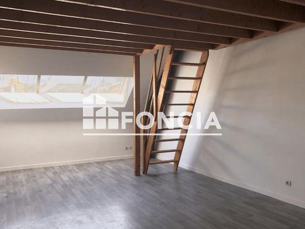 Location Studio 20.5 m² - HOTEL D'ESCURES Orleans 45000