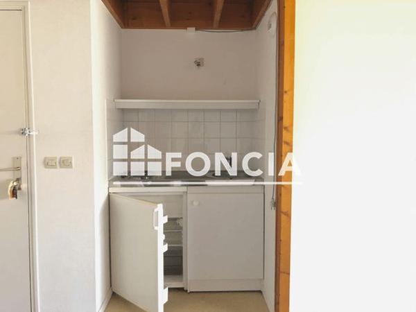 Location Studio 20.5 m² - HOTEL D'ESCURES Orleans 45000