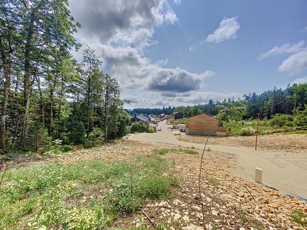Terrain constructible viabilisé de 662m2