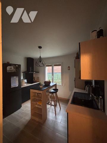 Nouveau mandat, pavillon indépendant de 5 pièces situé sur la commune de La Chapelle comprenant...