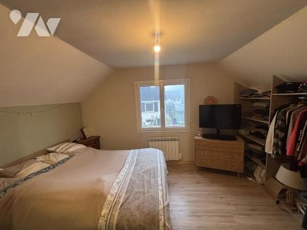 Nouveau mandat, pavillon indépendant de 5 pièces situé sur la commune de La Chapelle comprenant...