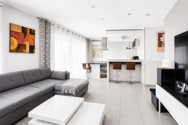 Beau T4 placement premium à VENISSIEUX (69)