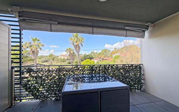 Appartement à vendre    3 pièces • 61,32 m2 Fréjus