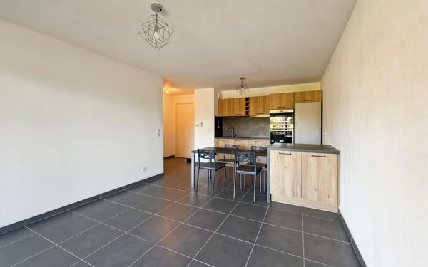 Appartement à vendre    3 pièces • 61,32 m2 Fréjus