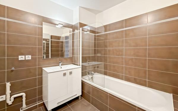 Appartement à vendre    3 pièces • 61,32 m2 Fréjus