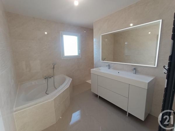 Maison à vendre  4 pièces - 141,79 m2 LA CHATRE - 36