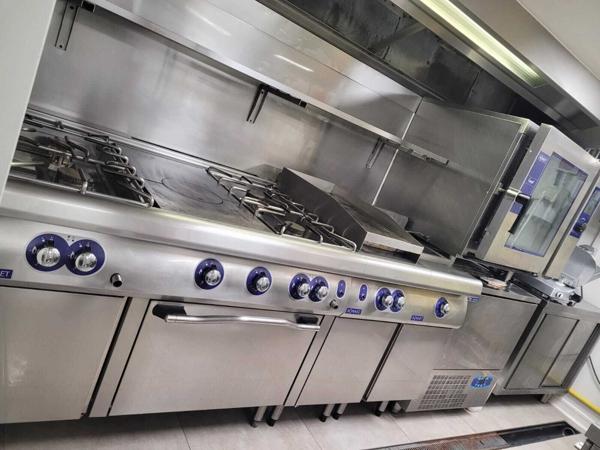 Vente Restaurant , 80 m2 , 58 places , à Cannes Californie .