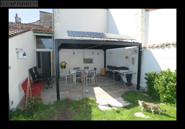 Maison de 93 m² en vente à SECTEUR SURGERES