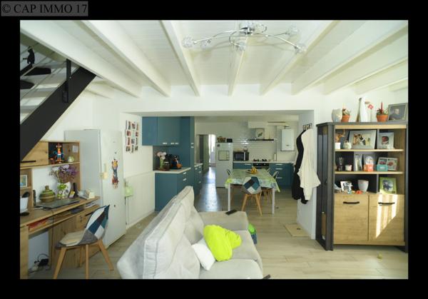 Maison de 93 m² en vente à SECTEUR SURGERES