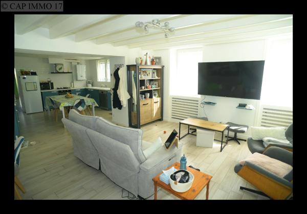 Maison de 93 m² en vente à SECTEUR SURGERES