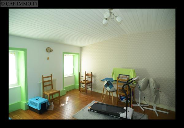 Maison de 93 m² en vente à SECTEUR SURGERES