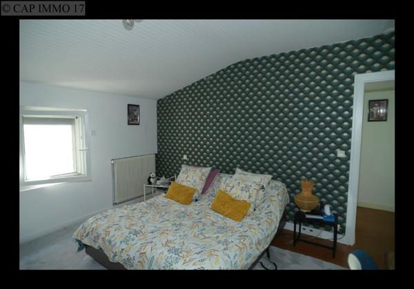 Maison de 93 m² en vente à SECTEUR SURGERES