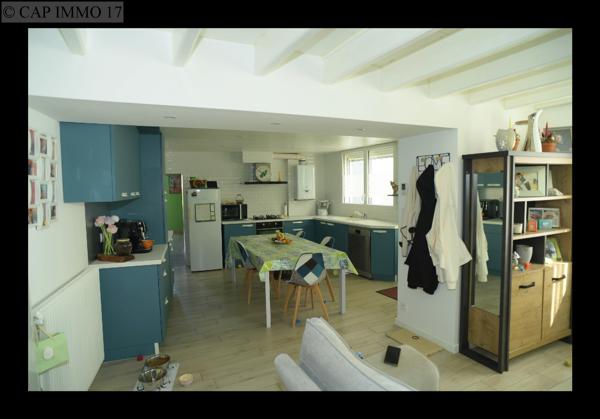 Maison de 93 m² en vente à SECTEUR SURGERES