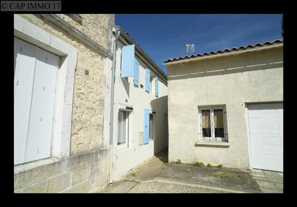 Maison de 93 m² en vente à SECTEUR SURGERES