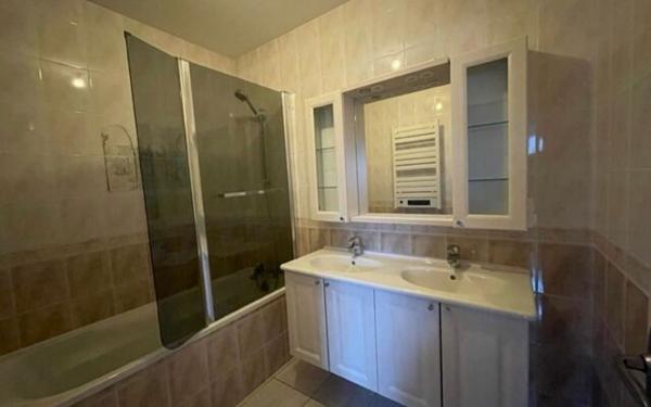 Appartement à louer    3 pièces •  Neydens