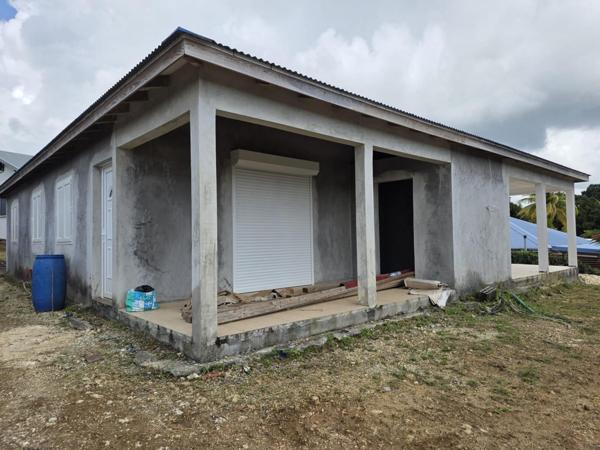 Maison mitoyenne neuve, dans un coin calme.