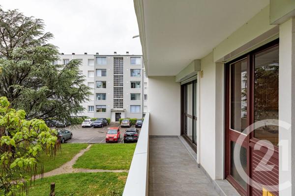 Appartement T2 à vendre  2 pièces - 46 m 2   ECHIROLLES  - 38