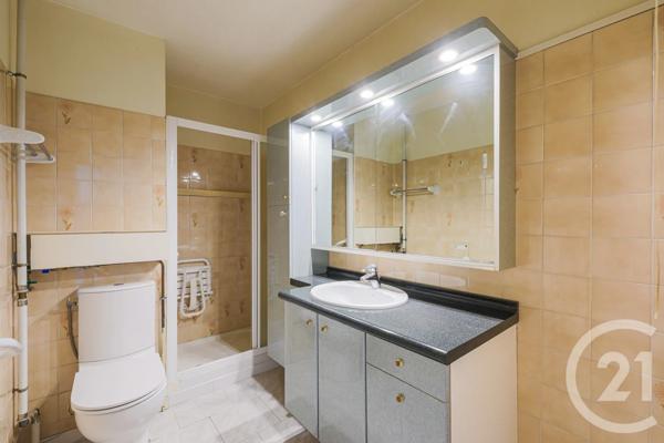 Appartement T2 à vendre  2 pièces - 46 m 2   ECHIROLLES  - 38