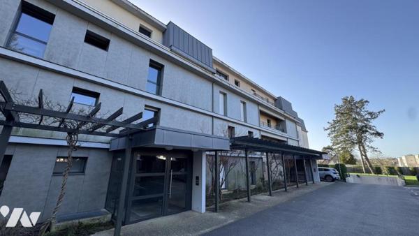 BOIS GUILLAUME Centre - Au pied des commerces