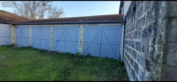 Garage - Parking à vendre à Saintes en Charente-Maritime (17100), ref : 17111-646