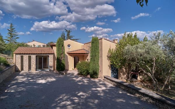 Maison à vendre    5 pièces • 204,49 m2 Forcalquier